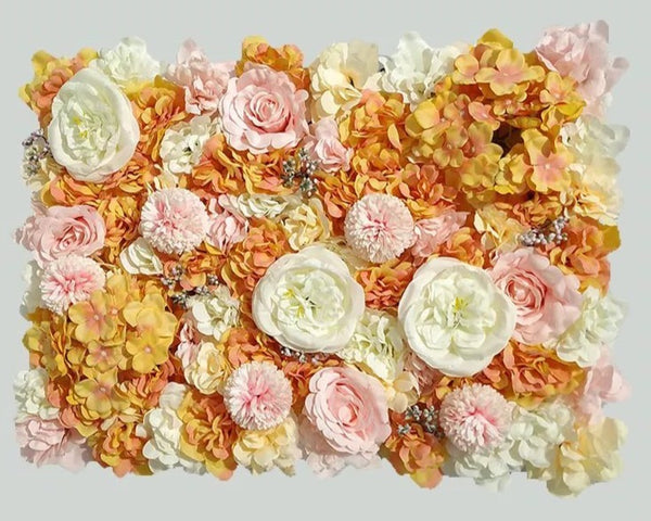 Mur végétal de fleurs orange et rose
